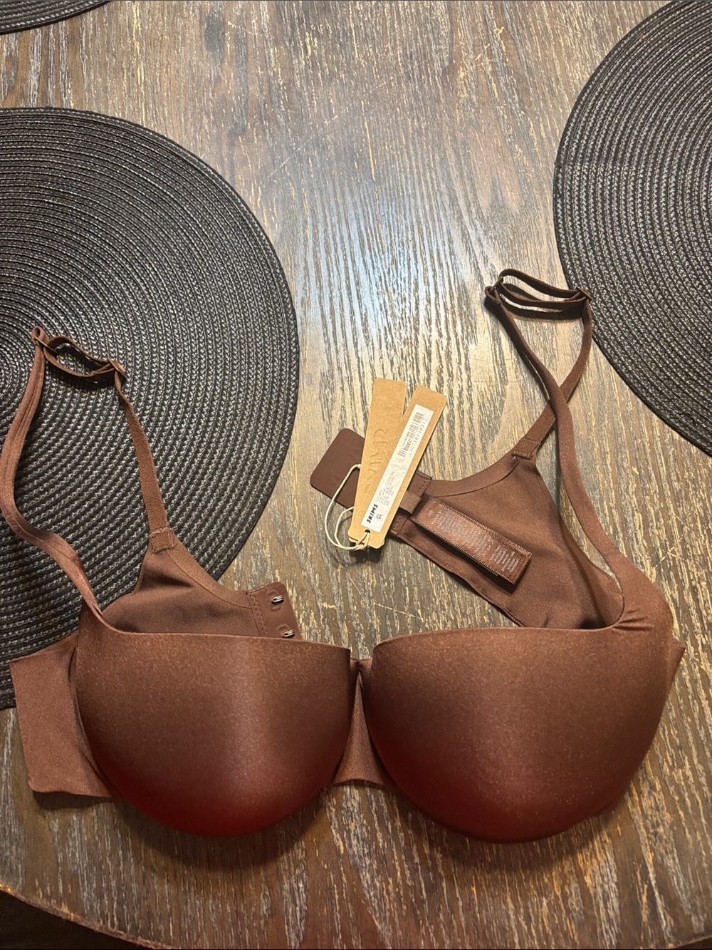 SKIMS Cocoa Brown 36B ultimate push up balconette Bra NWT creases in pads